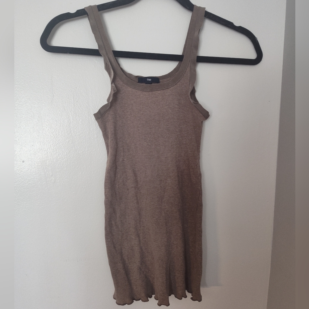 NWOT Gap khaki tank top size xs #178